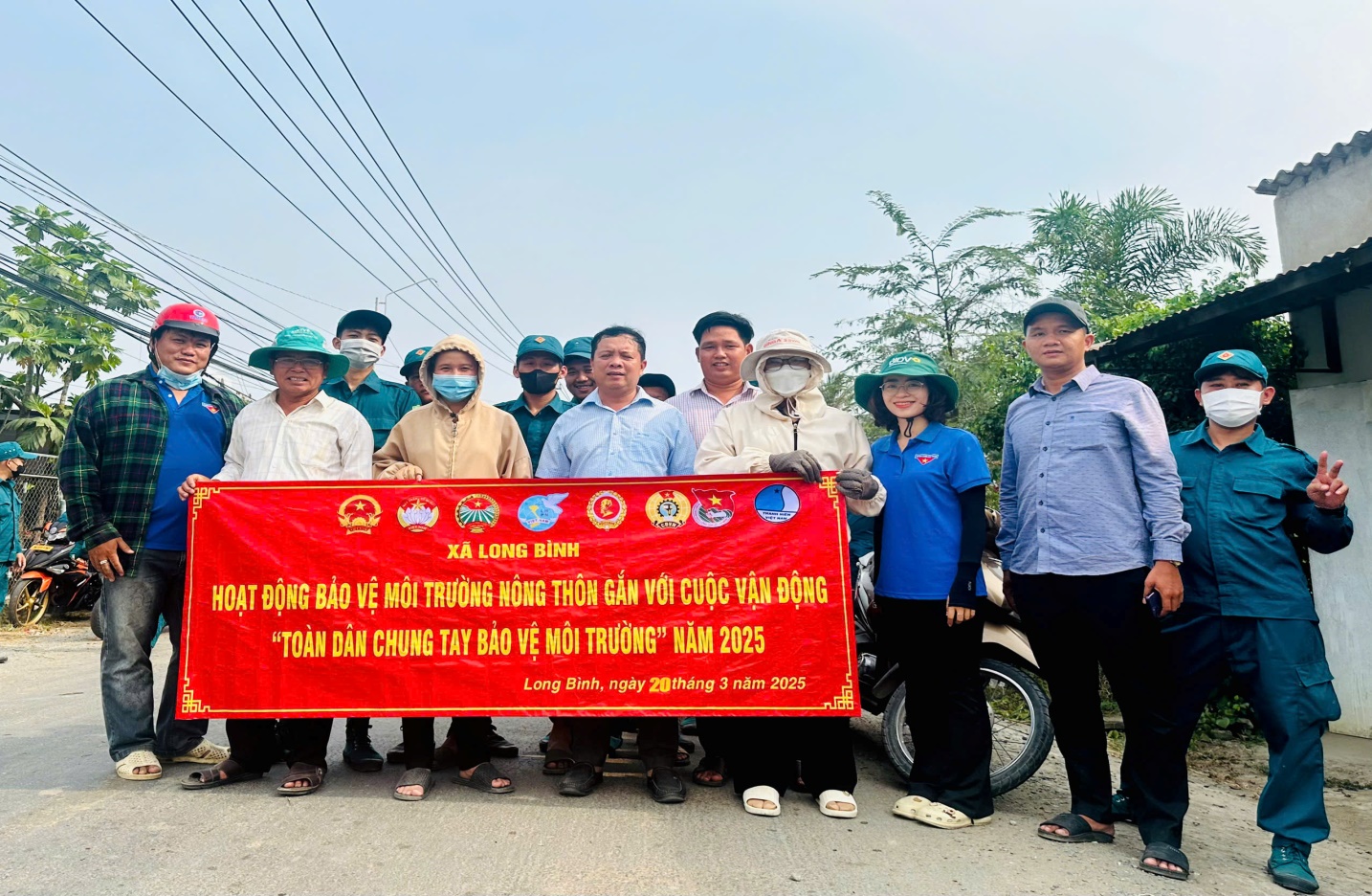 Xã Long Bình: Tổ chức hoạt động bảo vệ môi trường nông thôn gắn với cuộc vận động "Toàn dân chung tay bảo vệ môi trường" năm 2025