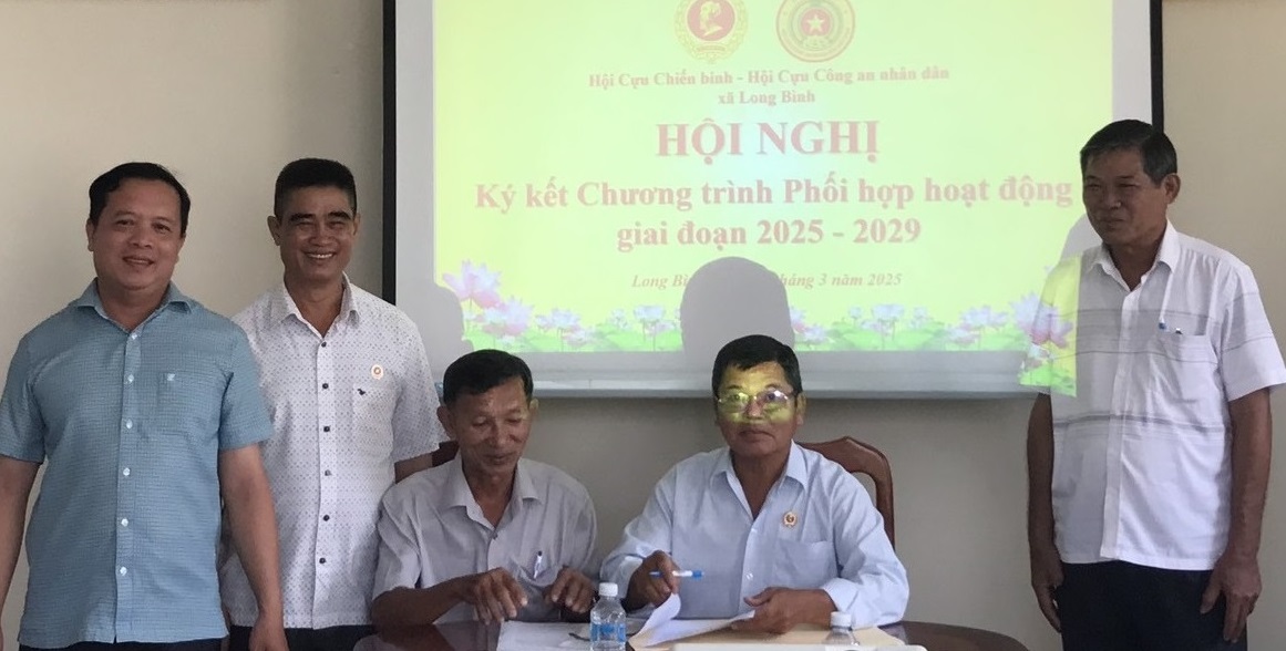 Xã Long Bình: Ký kết giao ước giữa Hội Cựu chiến binh và Hội Cựu Công an xã
