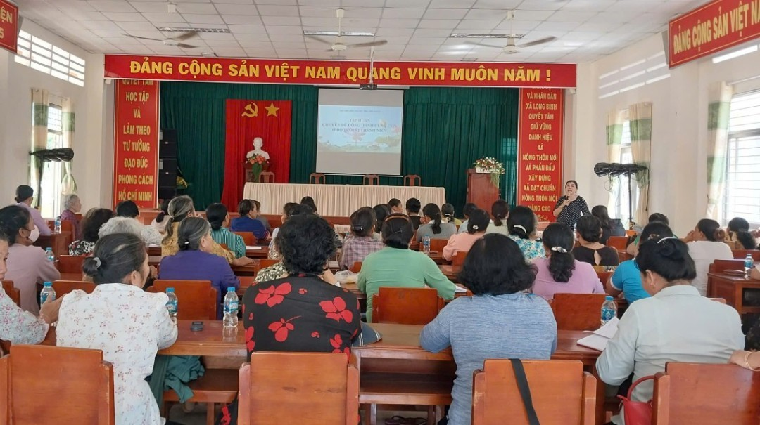 Hội Liên hiệp Phụ nữ xã Long Bình: Phối hợp tổ chức truyền thông Đề án “Hỗ trợ phụ nữ tham gia giải quyết một số vấn đề liên quan đến phụ nữ và trẻ em giai đoạn 2017 – 2027” năm 2025